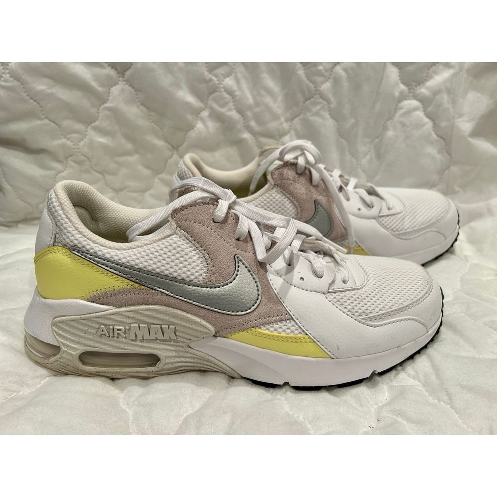 Nike Air Max sneaker, size 9